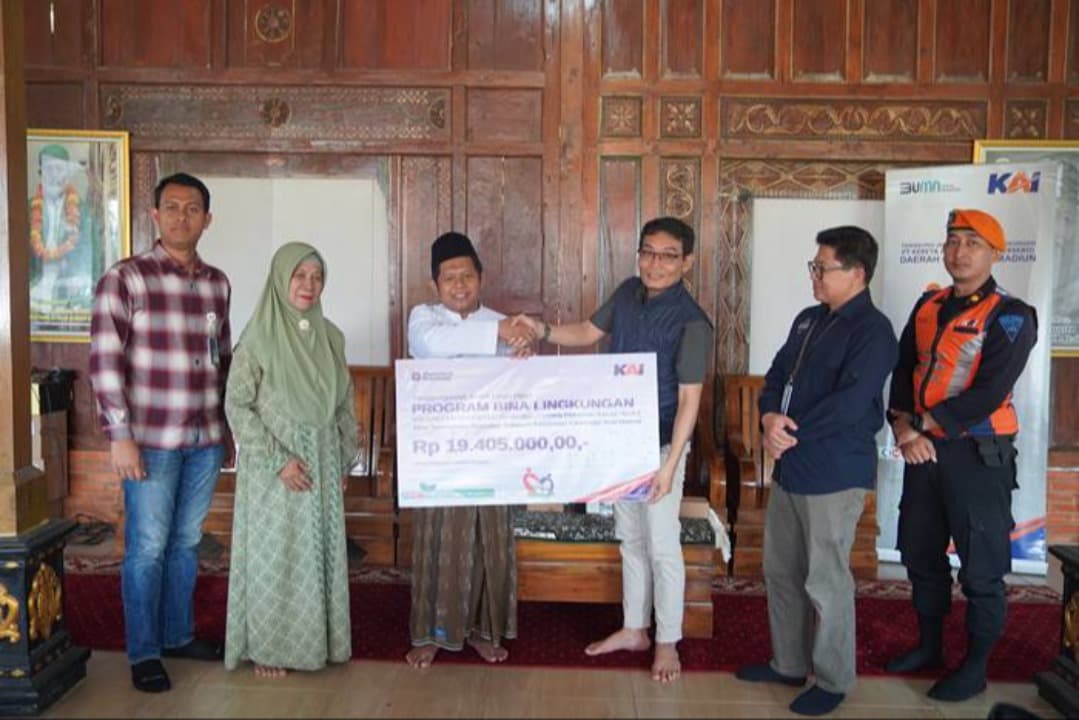 Peduli Santri, KAI Daop 7 Madiun Bantu Pembangunan Ponpes dan Fasilitasi Layanan Kesehatan