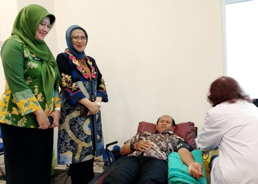 Sambut Hari Jadi ke-80 Jawa Timur, Badan Kepegawaian Daerah Jatim Gelar Donor Darah