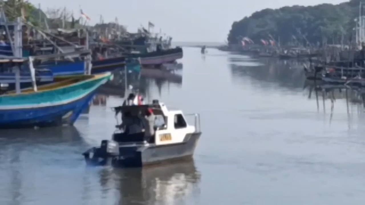 Kapal Nelayan Tenggelam di Pasuruan, 15 ABK Selamat, 2 Masih Hilang