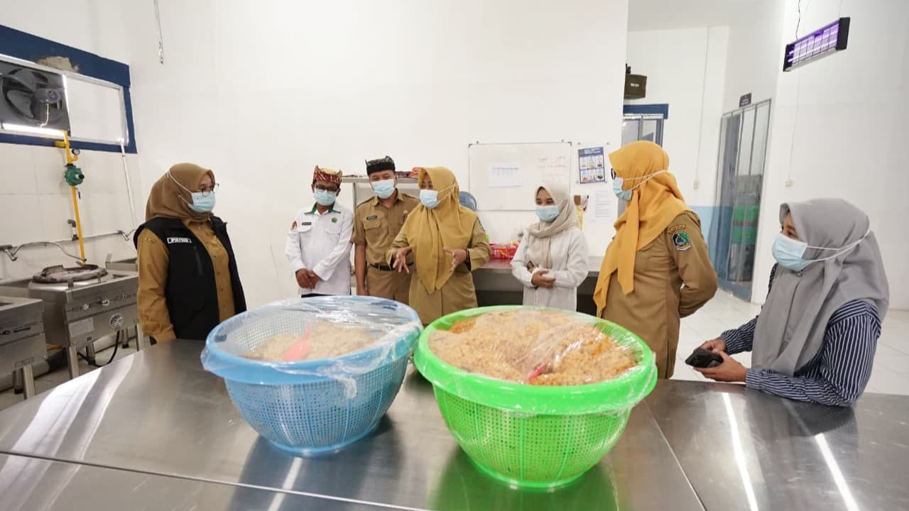 Cek SPPG, Bupati Ipuk Ingatkan SOP dan Higienitas Makanan MBG