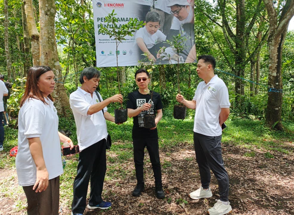 Lestarikan Lingkungan, PT Kencana Group Tanam 1000 Pohon di Kaki Gunung Welirang