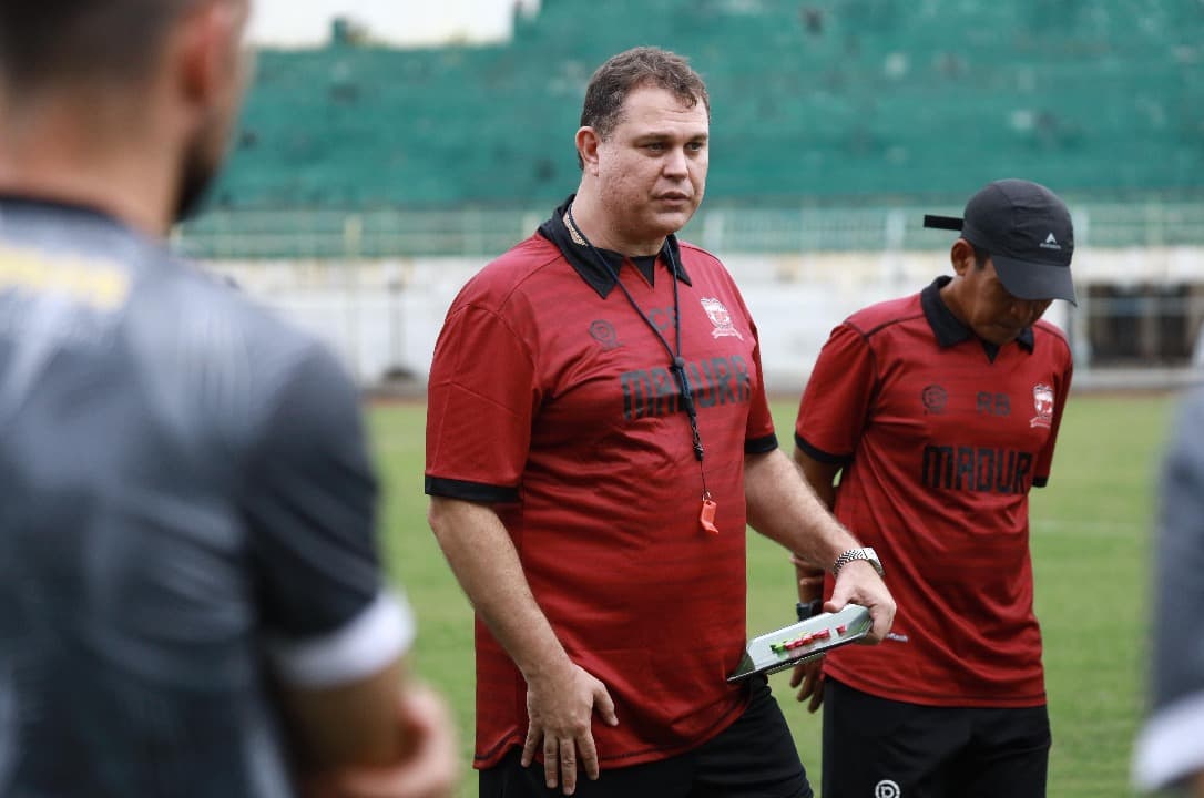 Madura United Resmi Tunjuk Carlos Parreira sebagai Pelatih