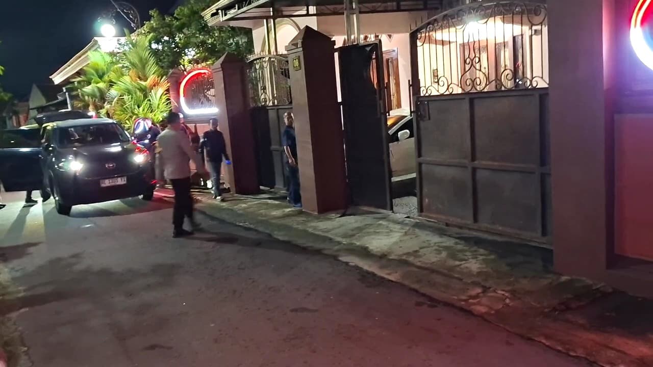 Kasus Suap Ponorogo, Rumah Sekda Digeledah KPK: Dua Koper Dokumen Diamankan