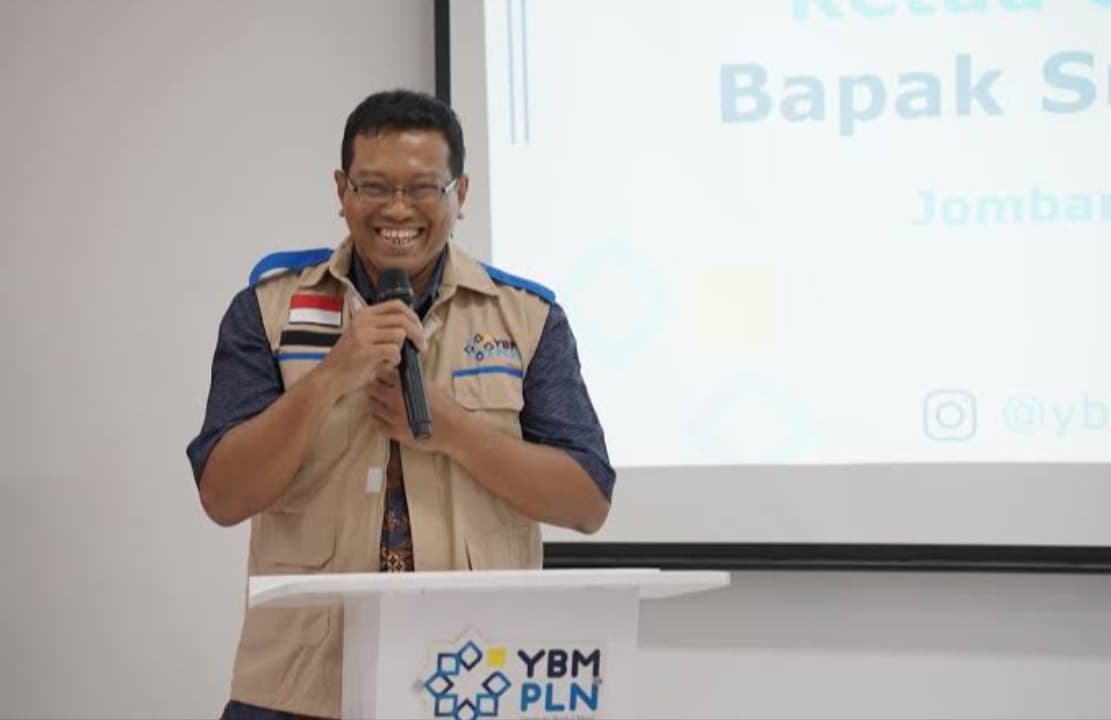 YBM PLN Bagikan Beasiswa untuk Santri Pesantren Luhur Al-Husna Surabaya