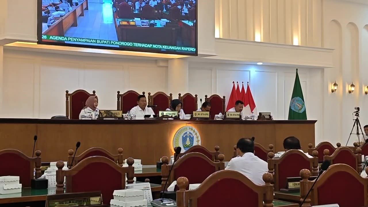 Bupati Sampaikan Nota Keuangan, APBD Ponorogo 2026 Turun Jadi Rp2,50 Triliun