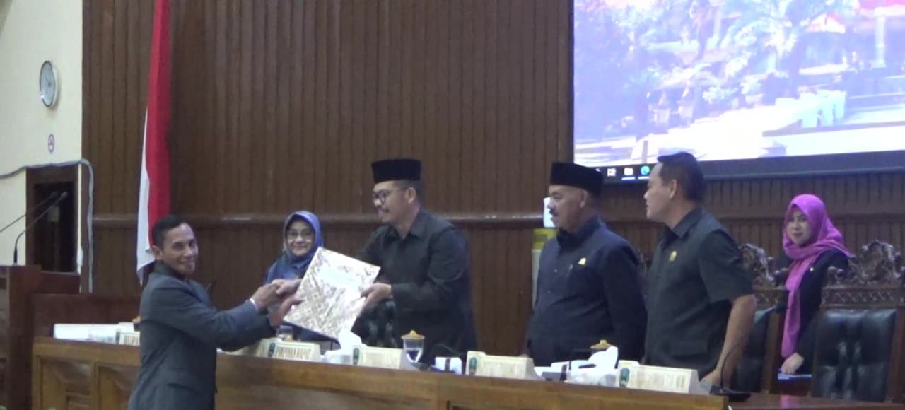 Paripurna Penyampaian Pandangan Umum Fraksi Terhadap Raperda APBD 2026 Digelar DPRD Magetan