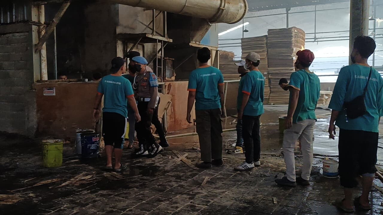 Mesin Dust Collector Pabrik Triplek di Banyuwangi Terbakar