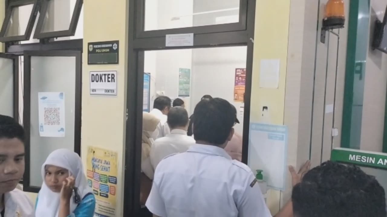 Dinkes lakukan pemeriksaan lab seluruh sampel makanan.