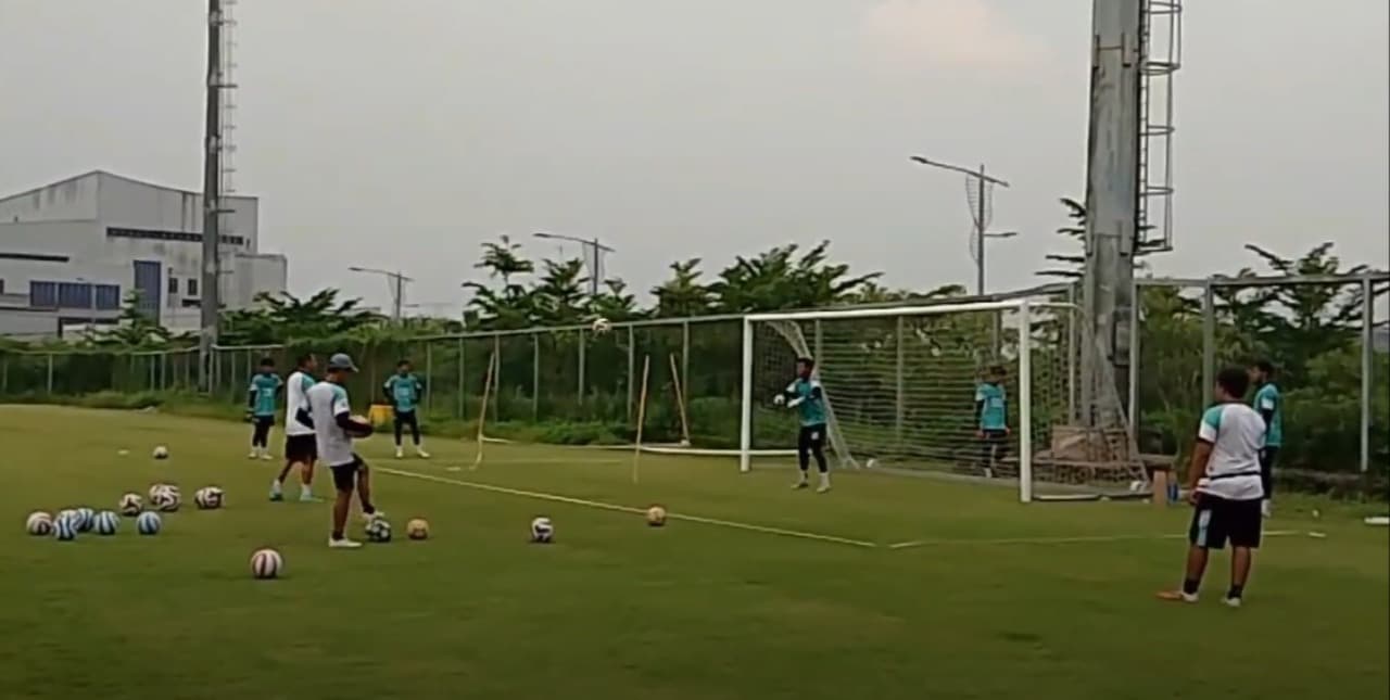 Persebaya Gaspol Hadapi PSM, Uston Bertekad Raih Poin