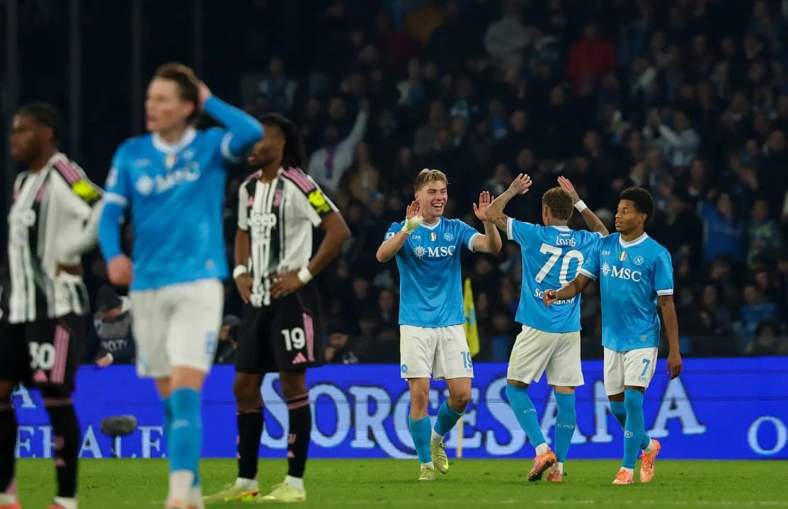 Hasil Liga Italia: Napoli Kudeta Inter Milan di Puncak usai Kalahkan Juventus, AS Roma Takluk di Kandang Cagliari