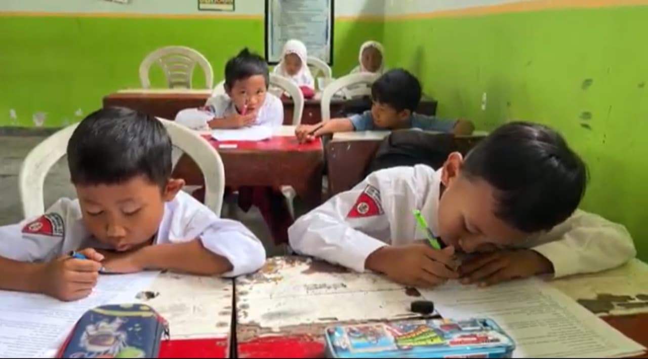 Akses Terputus, 37 Siswa Sumberlangsep Tidak Masuk Sekolah Pascabanjir Lahar