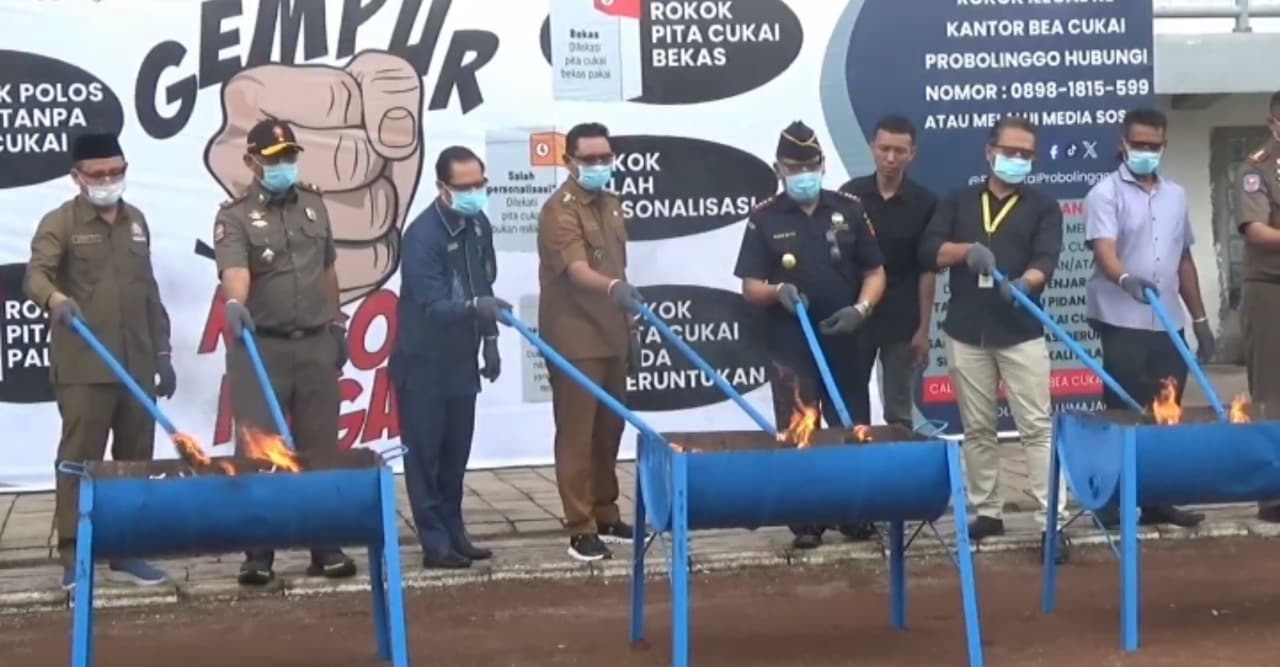 Bea Cukai Probolinggo Musnahkan 2,8 Juta Rokok Ilegal dan 4.800 Liter Miras di Lumajang