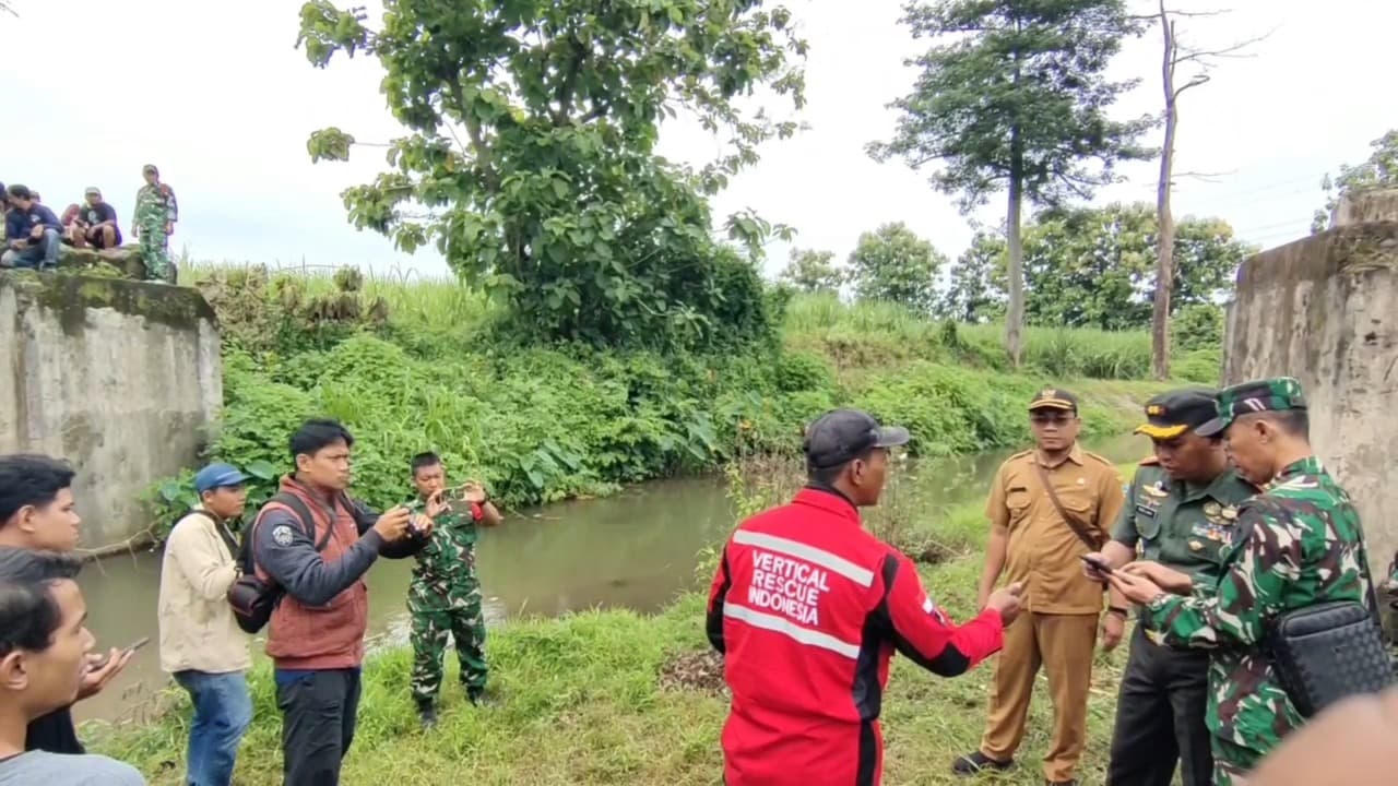 Kodim 0809 Kediri Bangun Jembatan Gantung untuk Pacu Perekonomian Warga