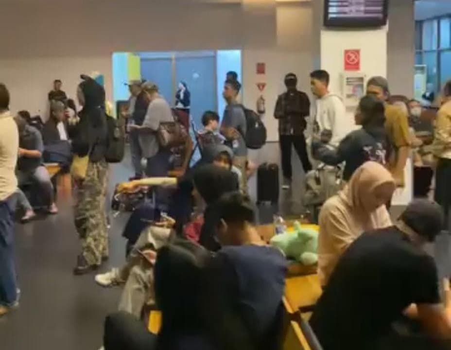 Penerbangan Super Air Jet Banyuwangi–Jakarta Delay 9 Jam hingga Dibatalkan