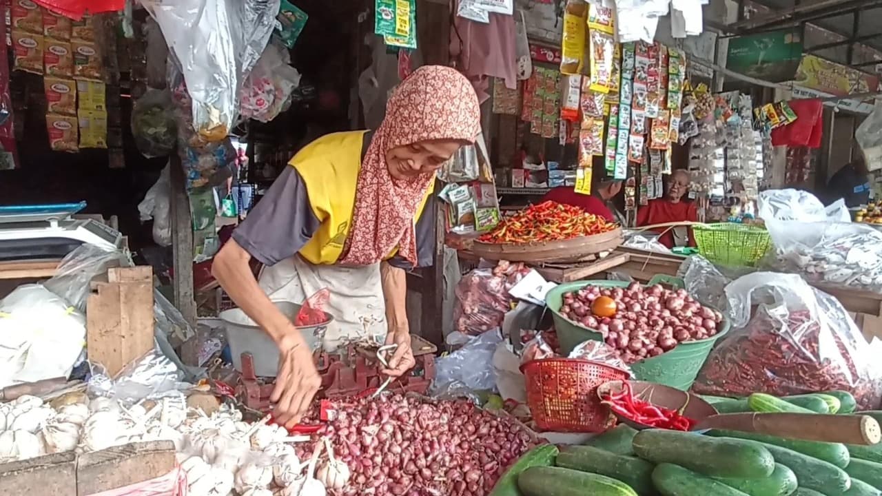 Jelang Nataru, Harga Sembako di Blitar Masih Stabil, Beberapa Komoditas Turun