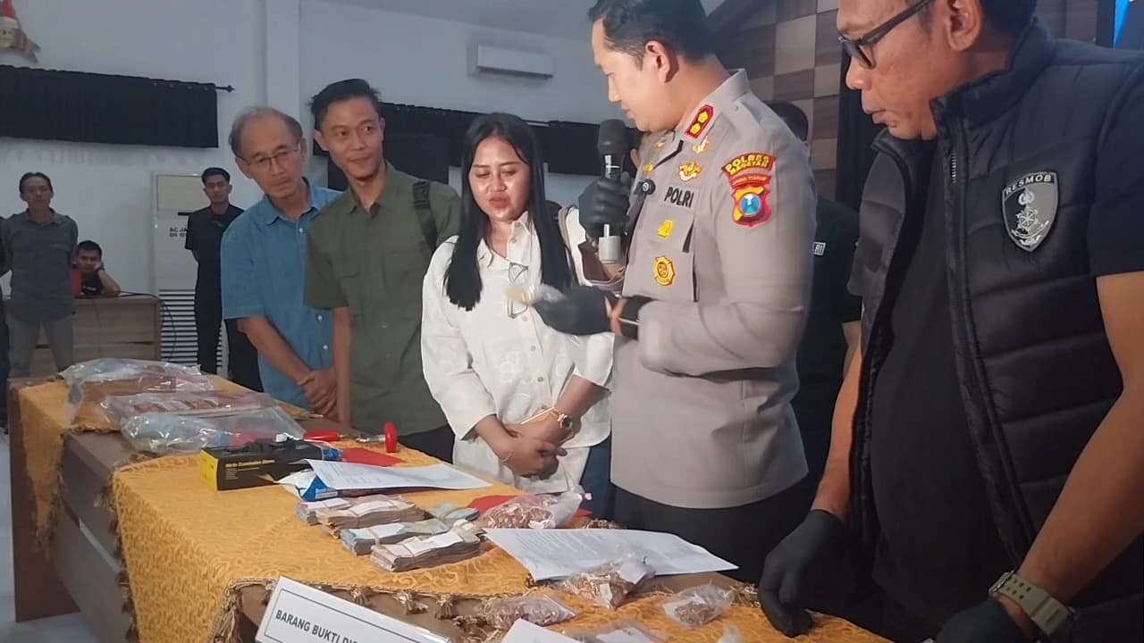Komplotan Spesialis Bobol Toko Emas Dibekuk Polisi Magetan
