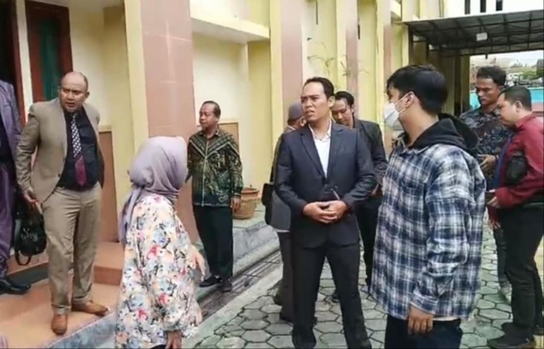 Mediasi Gugatan terhadap Artis Denada di PN Banyuwangi Kembali Ditunda Pekan Depan
