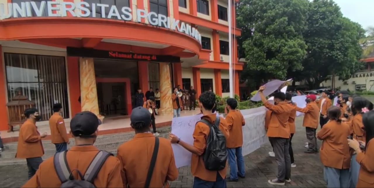 Mahasiswa Unikama Malang Gelar Aksi Damai, Tuntut Hak Dasar Dan Transparansi Kampus