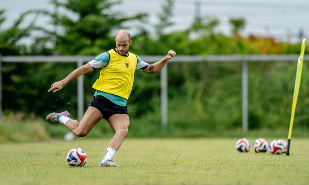 Hadapi Mantan Tim, Risto Mitrevski Siap Bantu Persebaya Kalahkan Dewa United