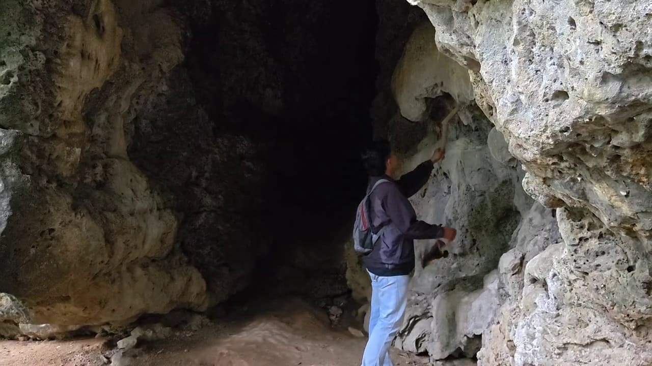 penelusuran Gua Lowo Sampung Ponorogo