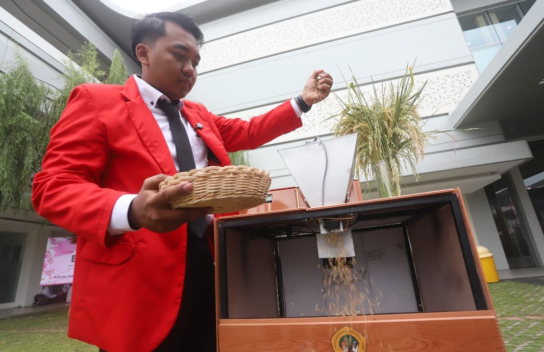 Mahasiswa Untag Rancang Alat Pemisah dan Pemanas Padi Berbasis Suhu dan Kelembapan