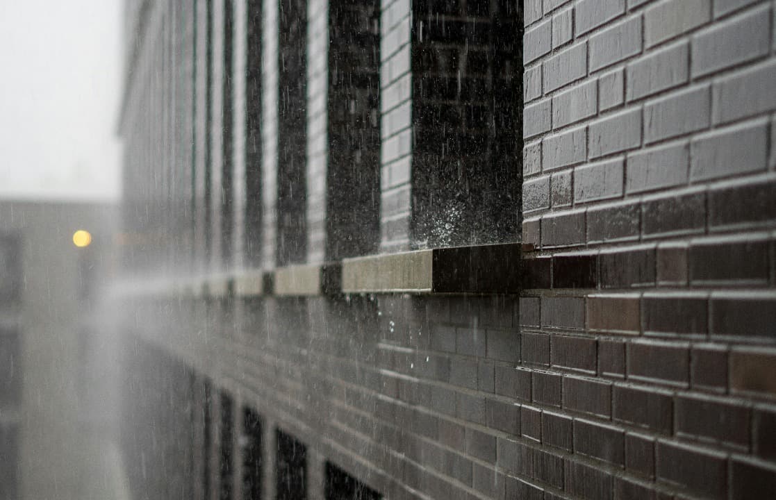 Akhir Pekan, Wilayah Jawa Timur Didominasi Hujan Ringan hingga Potensi Petir