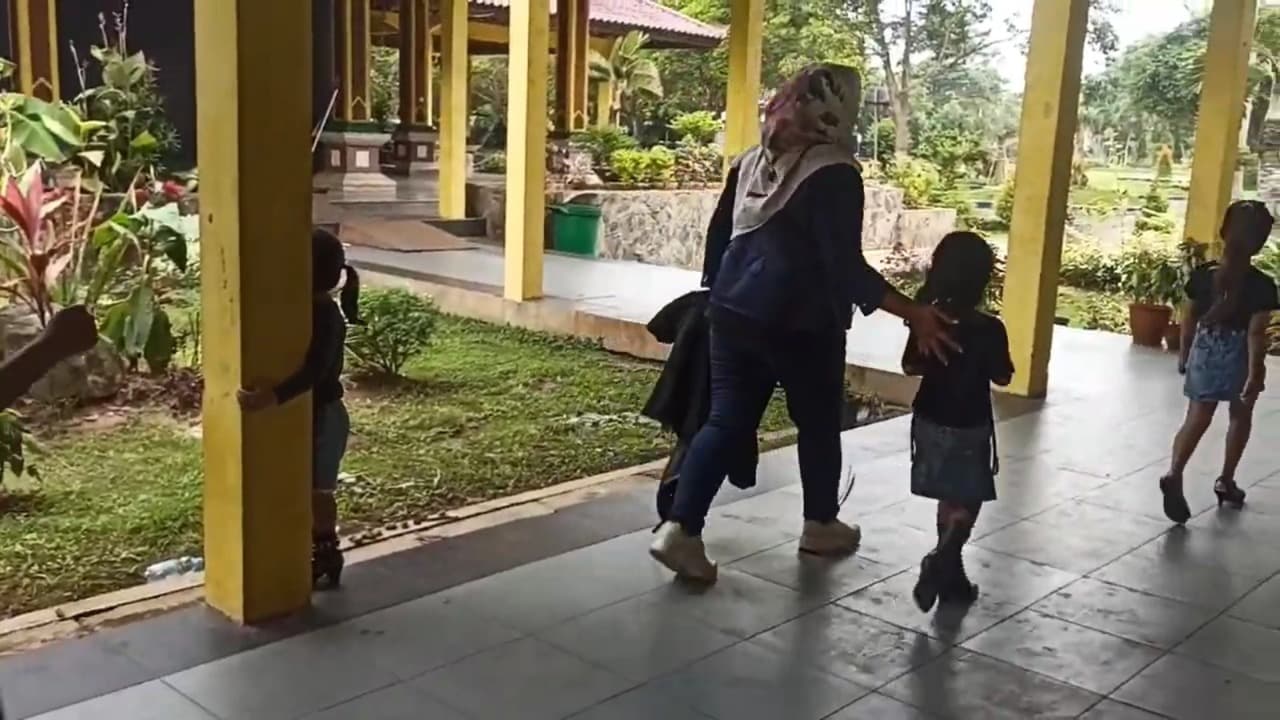 12 Tahun Dedikasi Mbak Puja, Cetak Talenta Model Berprestasi dari Pendopo Pratanu Bangkalan