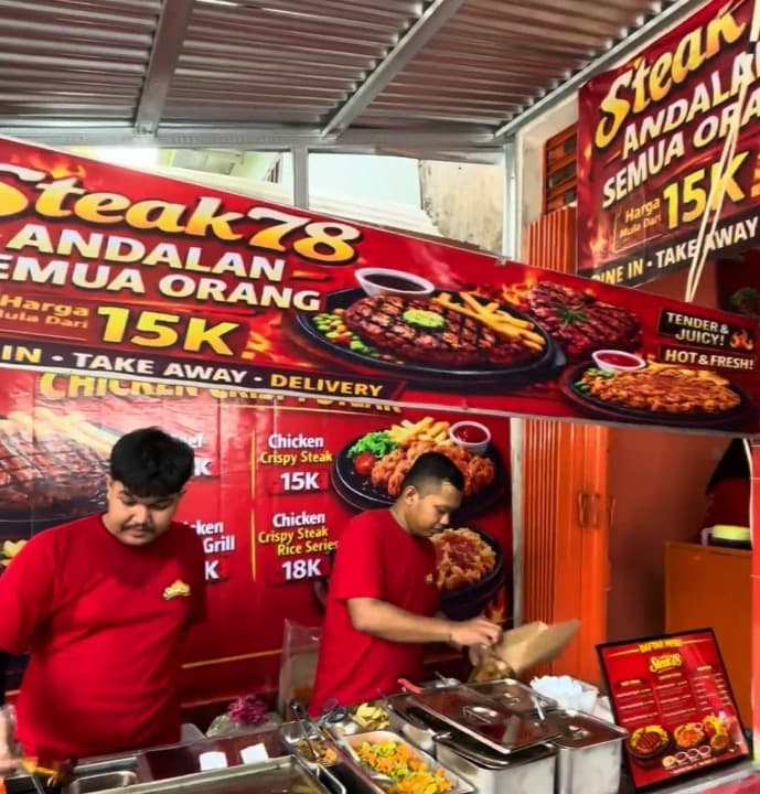 Chicken Steak 78 Buka Cabang Baru di Ketintang, Tawarkan Konsep 'Open Kitchen'