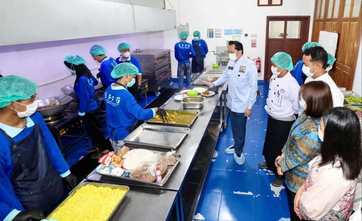 Mas Ibas Tinjau Tiga SPPG di Jatim, Pastikan Program MBG Tetap Optimal Selama Ramadan