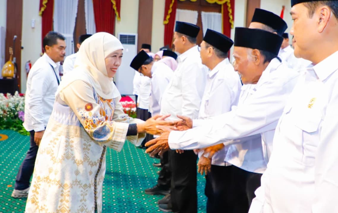 Gubernur Khofifah Ajak Pengurus Dekopinwil Jatim Perkuat Ekosistem Ekonomi Kerakyatan di Daerah