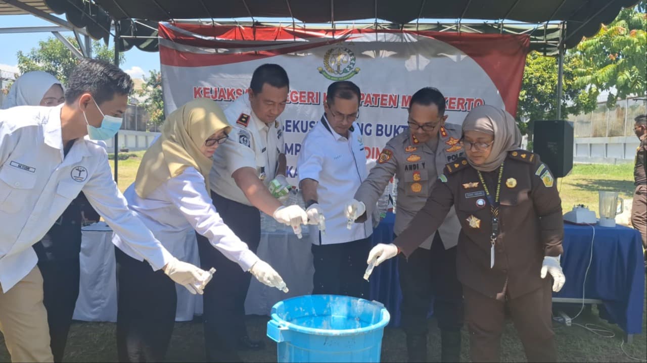 Kejari Kabupaten Mojokerto Musnahkan Barang Bukti 91 Perkara, Terbanyak Kasus Narkoba