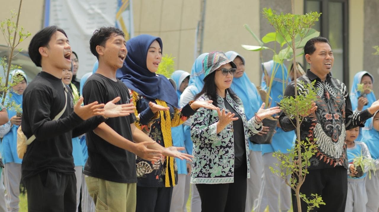 Dari Tanam Pohon, Sanggarjati Tumbuhkan Cinta Lingkungan Anak-Anak Desa Mildeg