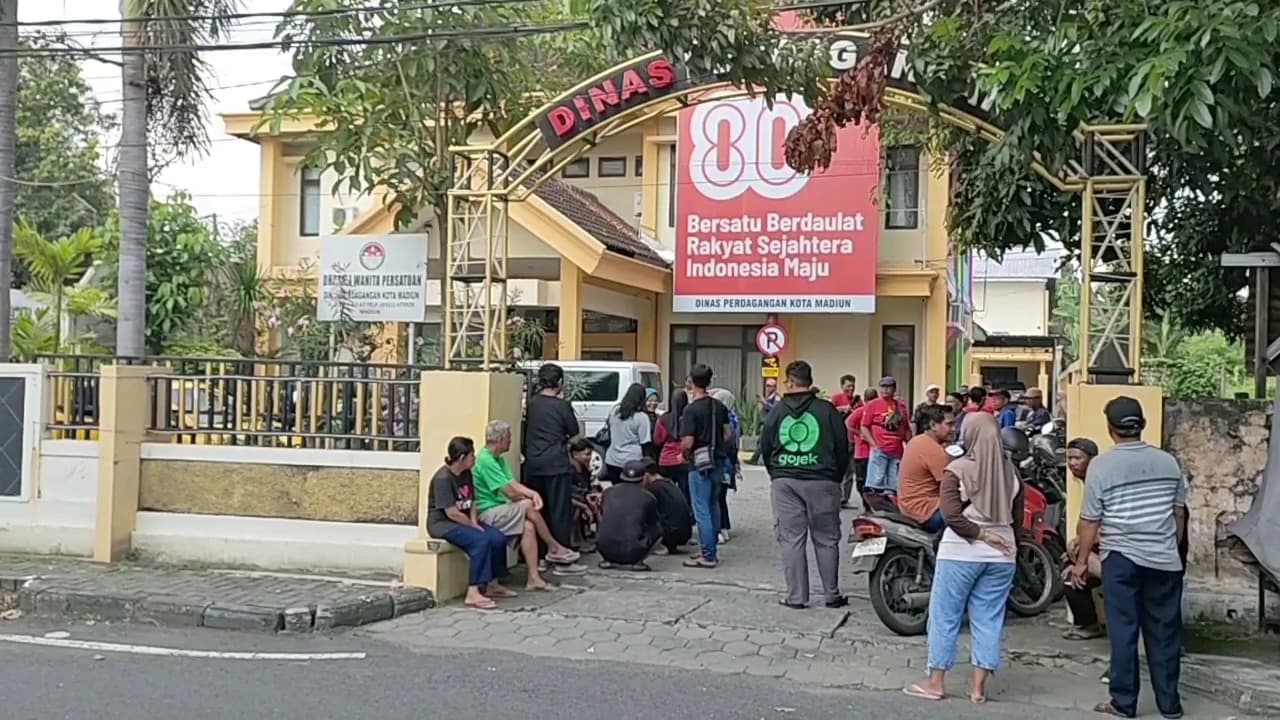 PKL Protes Kebijakan, Tolak Isu Relokasi dan Pengaturan Jam Jual