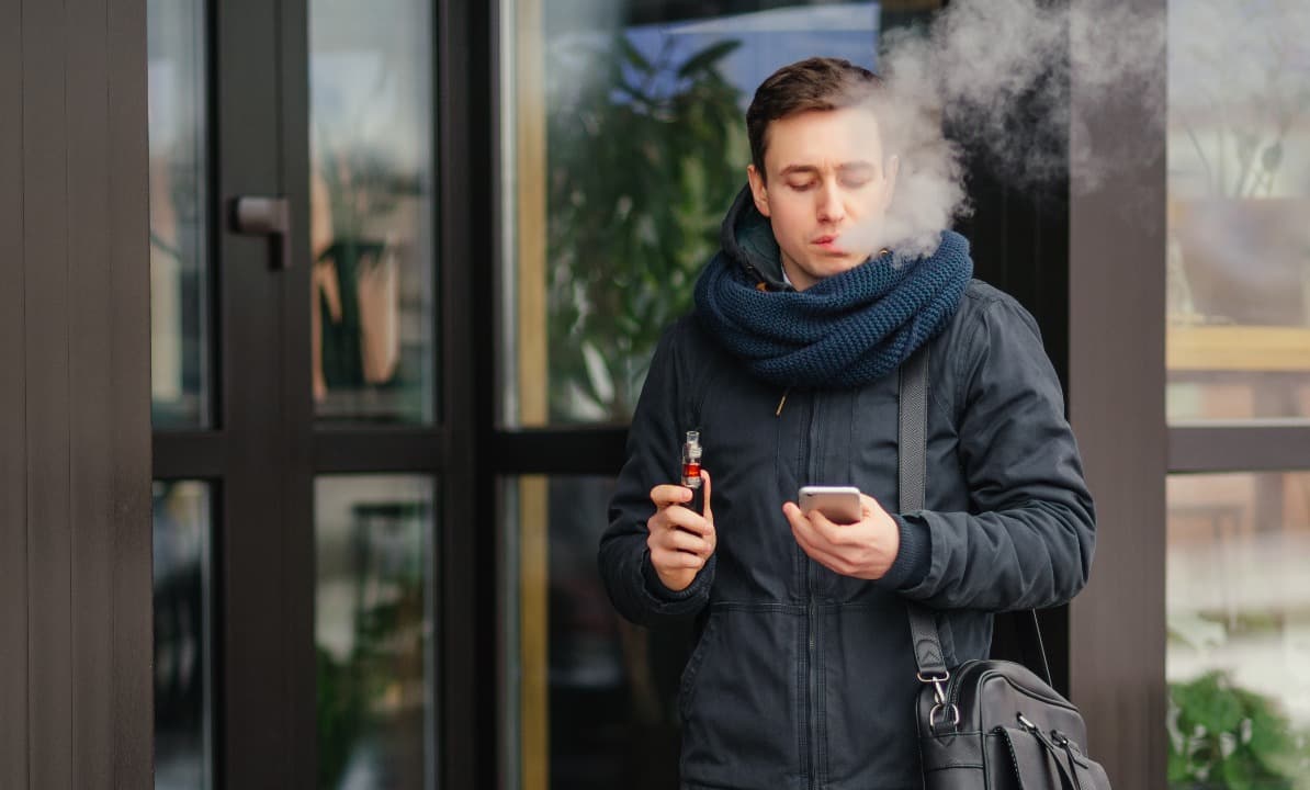 Vape Disebut Lebih Aman dari Rokok? Begini Penjelasan Dokter