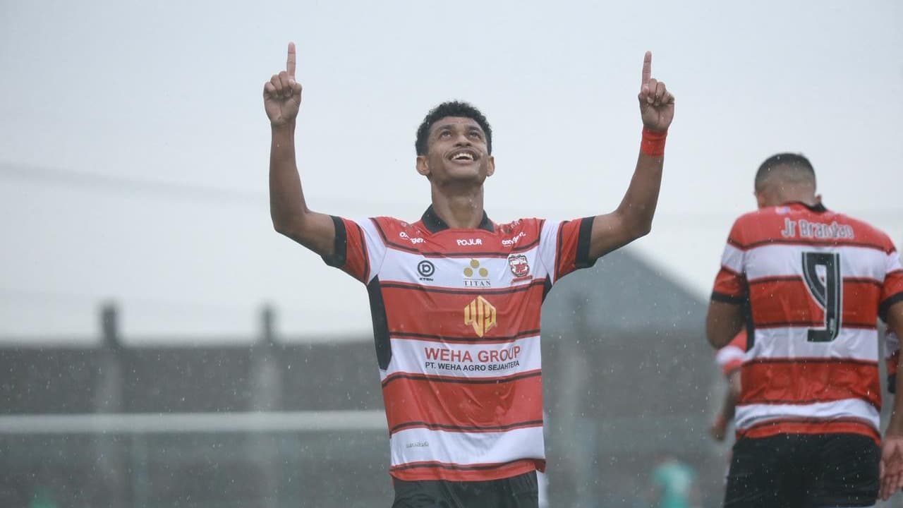 Fransiskus Alesandro Pede Hadapi Persebaya Usai Tampil Memukau Lawan Persik