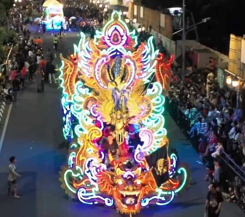 Parade Festival of Lights akan Meriahkan Surabaya Vaganza 2026