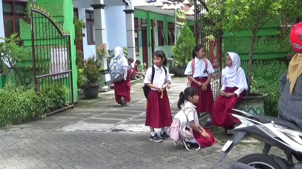 Ratusan Siswa SD dan SMP di Ngawi Putus Sekolah