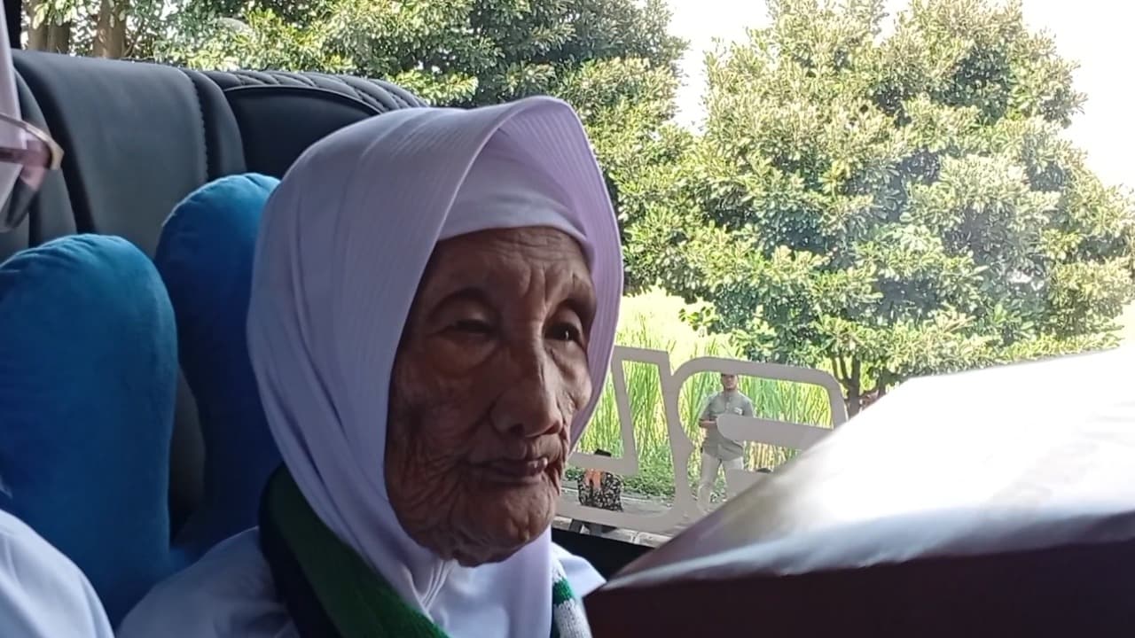 Usia 105 Tahun, Mbah Marsiyah Jadi Calon Jemaah Haji Tertua Indonesia
