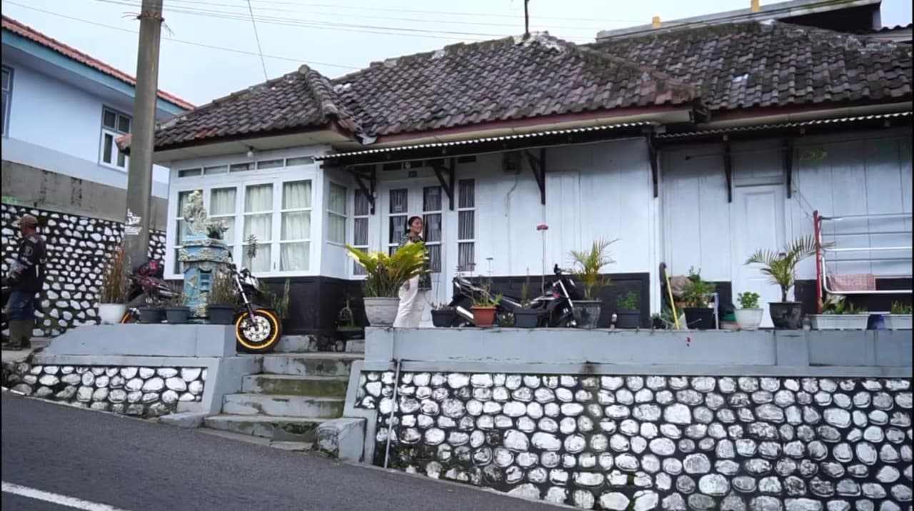 Menengok Rumah Adat Suku Tengger yang Masih Terjaga Meski Telah Dipugar