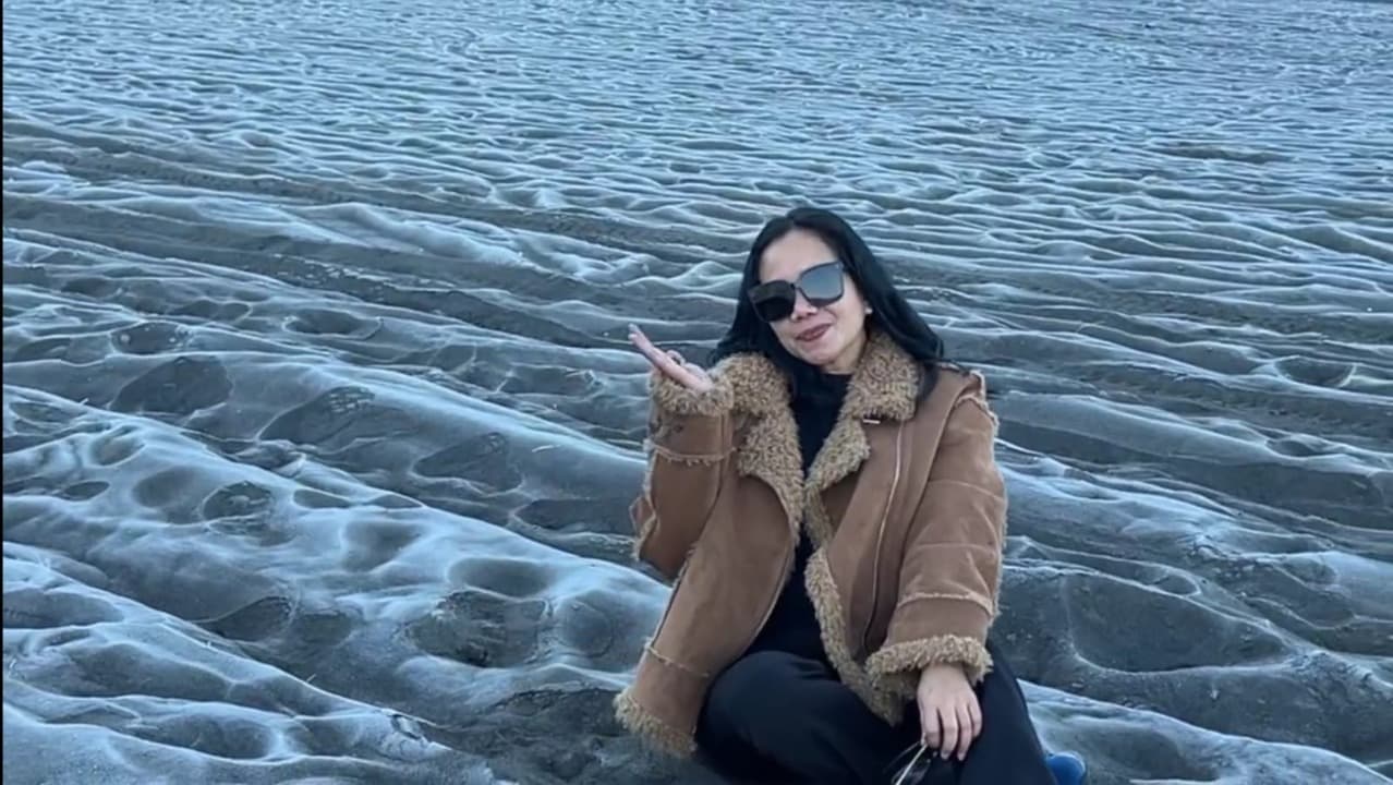 Fenomena Embun Upas Selimuti Bromo, Wisatawan Berburu “Salju” Pertama di Musim Kemarau 2026