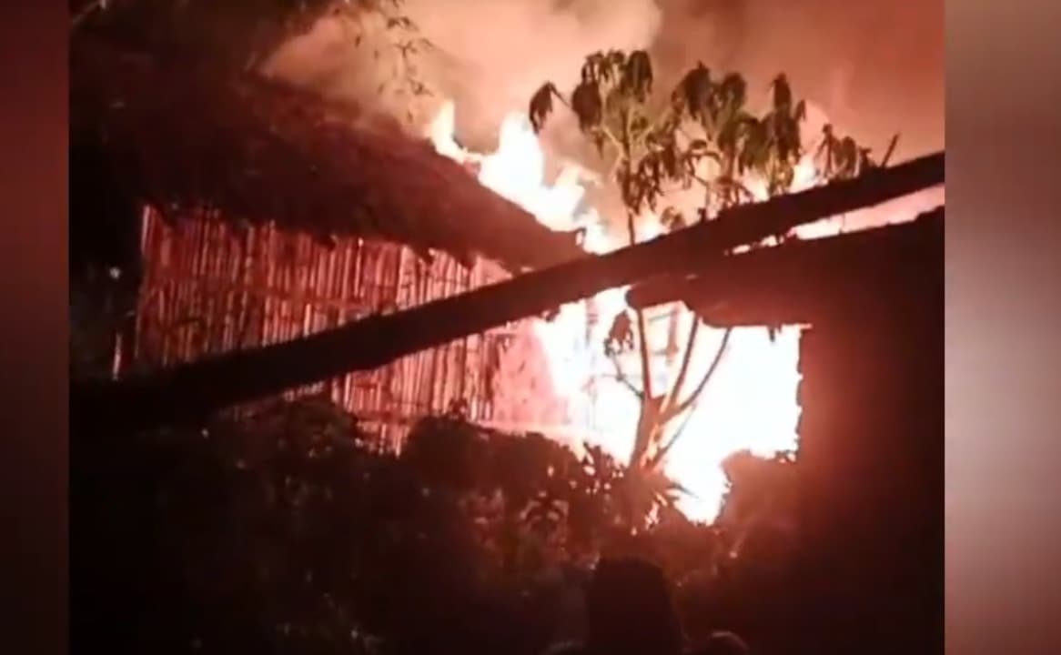 Ditinggal Keluar Rumah oleh Pemilik, 2 Rumah Kebakaran Rata dengan Tanah
