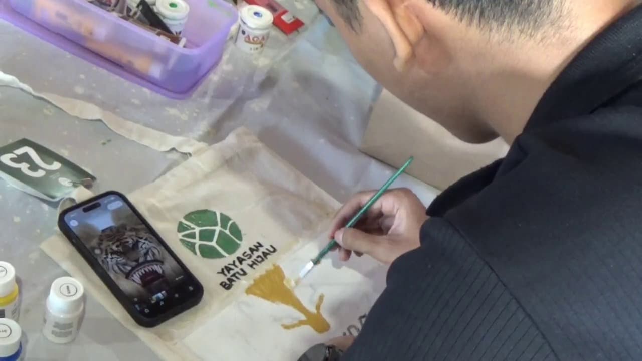 Lomba Lukis Tote Bag Jadi Kampanye Kurangi Sampah Plastik