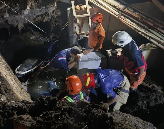 Pasutri Lansia Tercebur ke Proyek Gorong-gorong Pemkot Surabaya, Istri Tewas