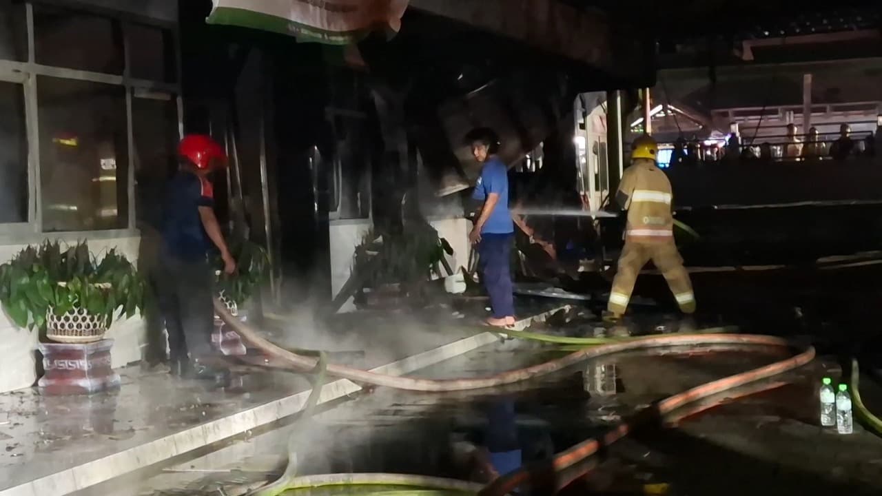 Diduga Korsleting Listrik, Dua Ruang di MTsN 1 Kota Kediri Ludes Terbakar