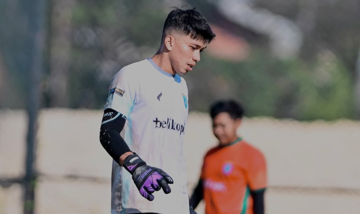 Resmi, Persela Pertahankan Penjaga Gawang Rafli Mahreza