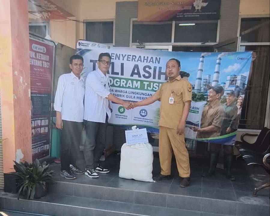 PG Meritjan Salurkan Tali Asih,Bagikan Ratusan Paket Gula Kepada Lingkungan Sekitar