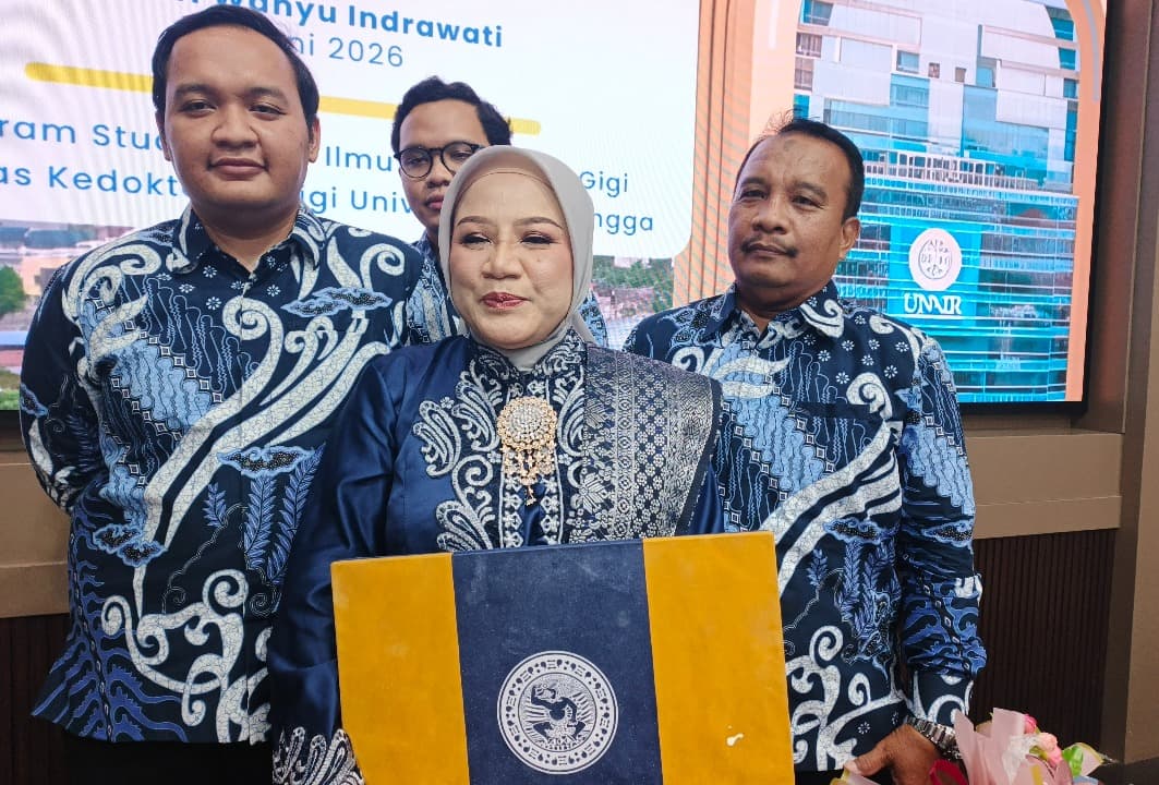 Teliti Gigi Goyang Tak Harus Dicabut, Dwi Wahyu Raih Gelar Doktoral FKG Unair