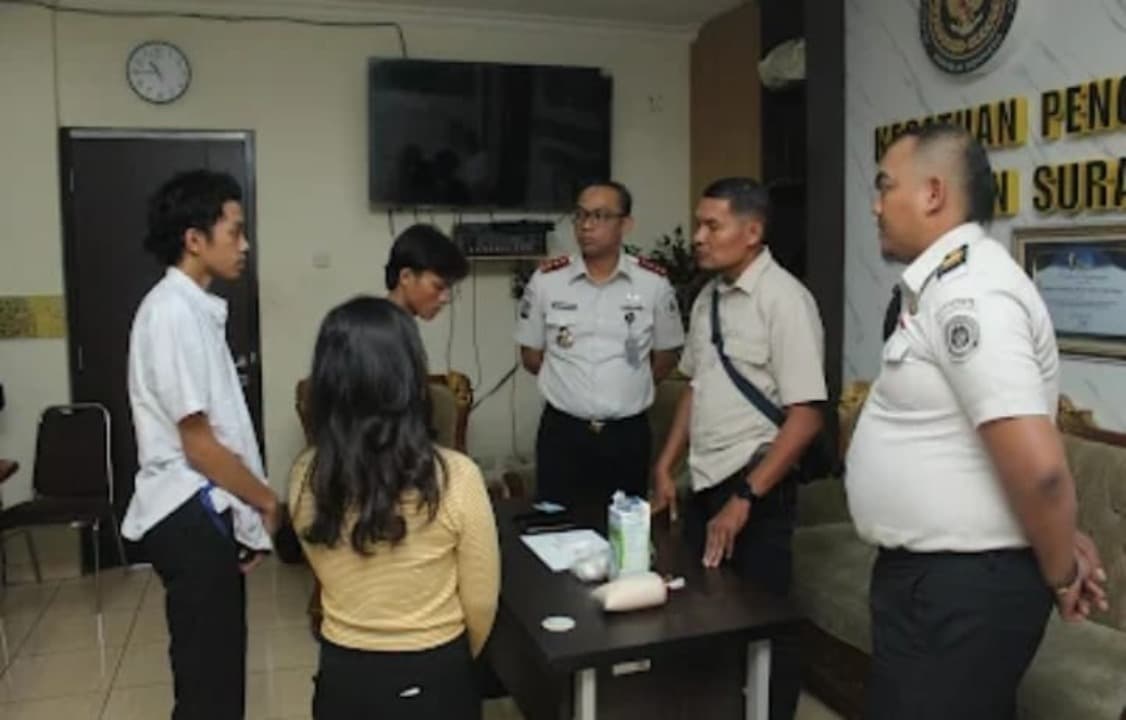 Cerdik! Wanita Ini Selundupkan Sabu Cair dalam Kotak Susu ke Rutan Surabaya, Berakhir Apes