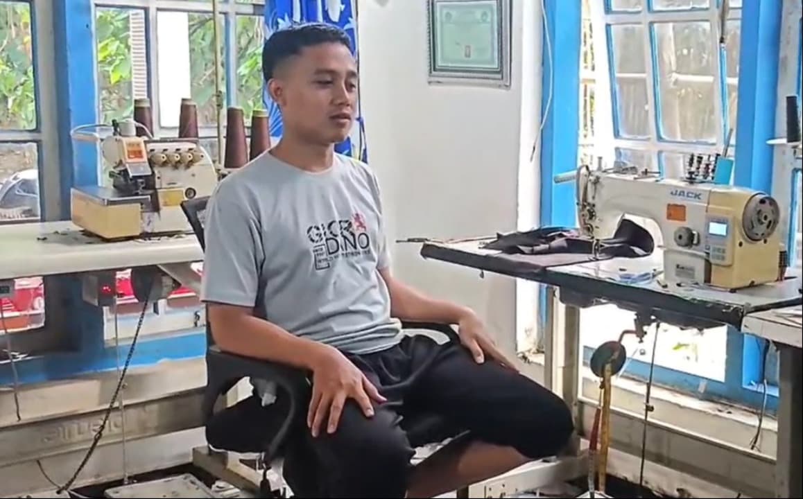 Berbekal Ilmu dan Ketekunan, Santri Trenggalek Bangun Bisnis Konveksi Rumahan