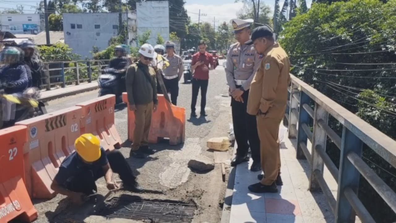 Hanya Roda 2 Dan Mobil Pribadi Yang Boleh Melintas